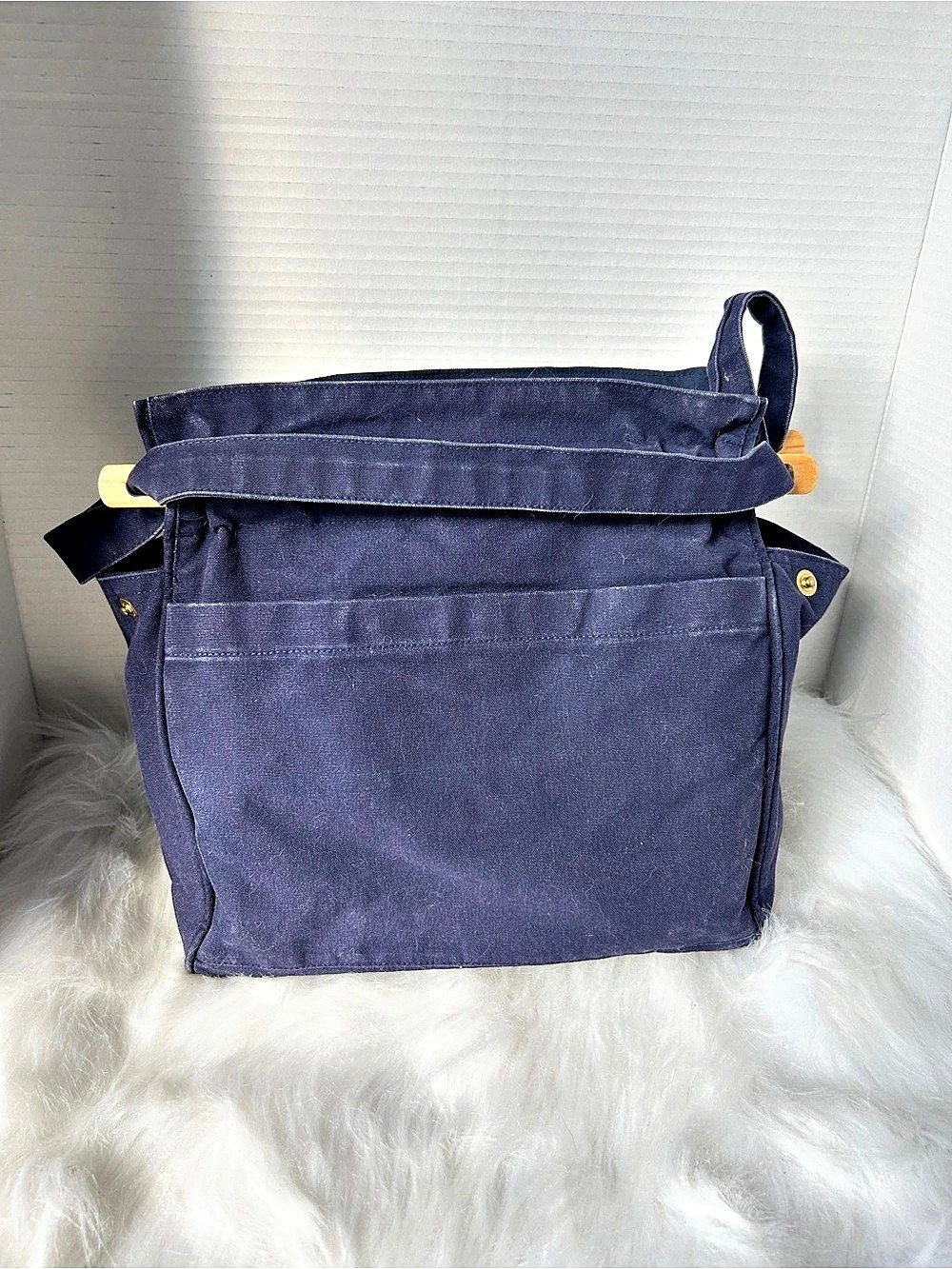Tilley Endurables The P5 Pickpocket-Proof Purse Blue Shoulder Bag